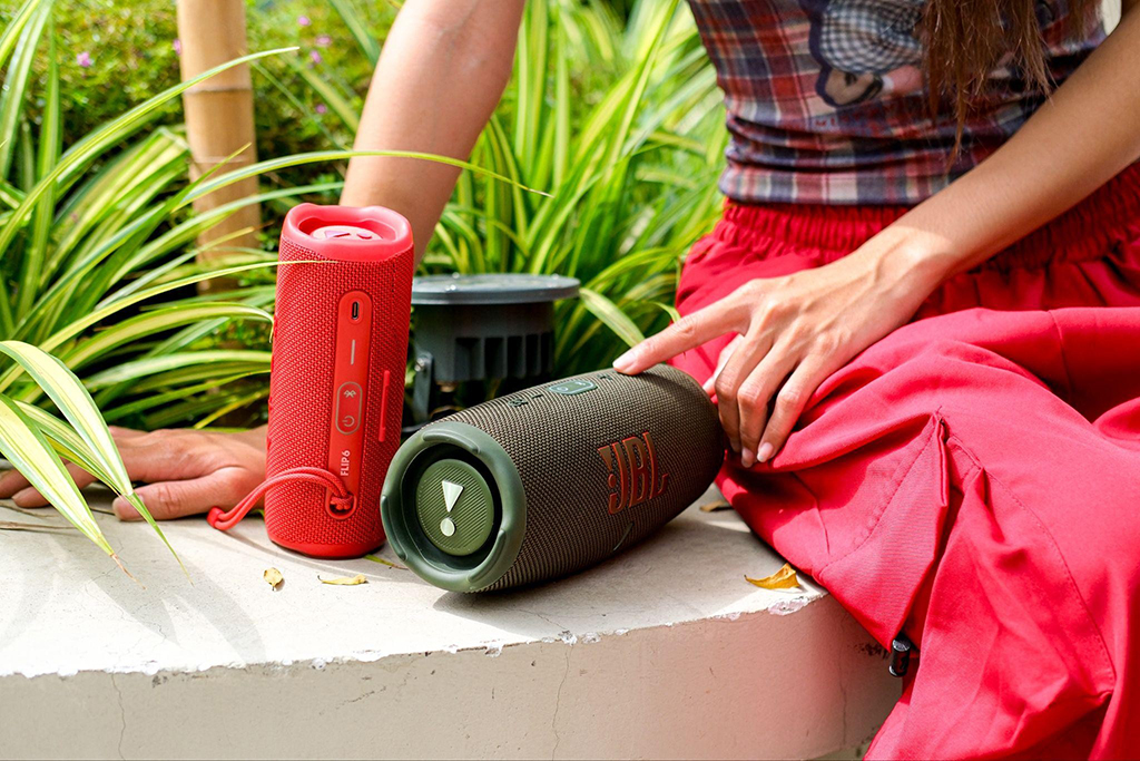 Best Bluetooth Speakers 2025 – Loud, Portable, and Affordable